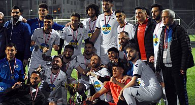 Süper Amatör Küme'nin şampiyonu kupasını aldı