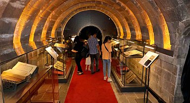 Talas'ın Tıpkıbasım Kur'an Sergisi'ne Ramazan yoğunluğu