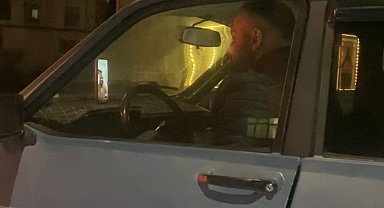 Aracıyla seyir halindeyken görüntülü sohbet eden sürücüye 5 bin 327 lira ceza kesildi