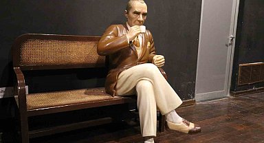 Atatürk heykeli depoya kaldırıldı