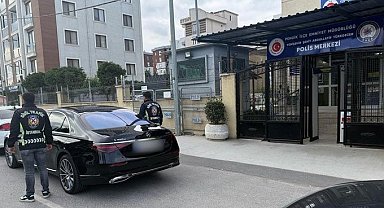 Bakan Yerlikaya: "Aracın üzerindeki trafikte geçiş üstünlüğü hakkı çakar iptal edildi"