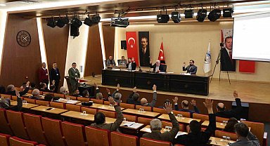 CHP'li meclis üyeleri bölündü, komisyonlarda sıfır çekti