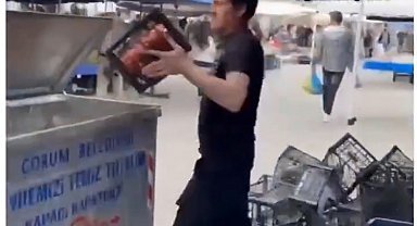 Çorum'da tepki için çöpe dökülen domates satıcısına ceza