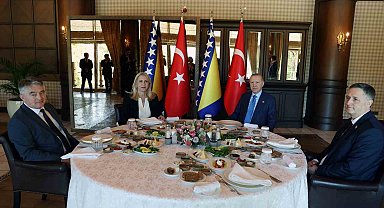 Cumhurbaşkanı Erdoğan, Bosna-Hersek Başkanlık Konseyi Başkanı ve üyeleriyle görüştü