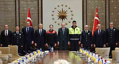 Cumhurbaşkanı Erdoğan, İçişleri Bakanı Yerlikaya ve beraberindeki Türk Polis Teşkilatı heyetini kabul etti.