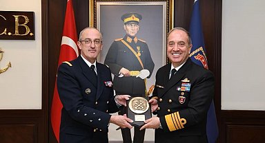Deniz Kuvvetleri Komutanı Ercüment Tatlıoğlu Fransız mevkidaşı Vaujour ile bir araya geldi