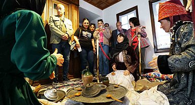 Kültürlerin kesişme noktası haline gelen; Müze Meram, İranlı misafirlerini de kendine hayran bıraktı