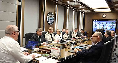 Millî Savunma Bakanı Güler: "Yeni Suriye Hükûmeti ile SDG arasında varılan mutabakat kapsamında belirli bölgelerdeki çekilme ve devir süreci dikkatle izlenmektedir"