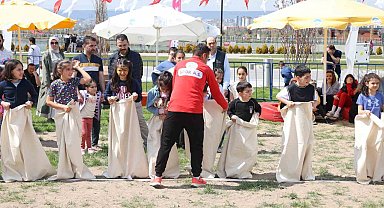 Minikler, 2'inci Çocuk Kitap Fuarı ve Şenliği'nde Spor AŞ ve KAYMEK ile çoşuyor