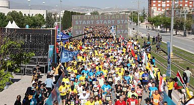 4. Uluslararası Konya Yarı Maratonu Türkiye'den ve dünyadan sporcuları buluşturdu