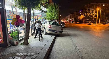Ankara'da kontrolden çıkan otomobil markete daldı