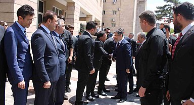 Bakan Yumaklı Kayseri Valiliği'ni ziyaret etti