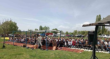 Beyşehir'de çiftçiler yağmur duasına çıktı
