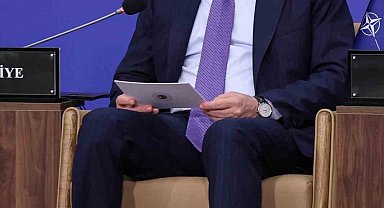 Dışişleri Bakanlığı Sözcüsü Öncü Keçeli: "Dışişleri Bakanı Hakan Fidan, bu akşam Cumhurbaşkanlığı Dolmabahçe Çalışma Ofisi'nde Rusya Federasyonu Devlet Başkanı Danışmanı Vladimir Medinski başkanlığındaki Rus heyetiyle bir görüşme yapacaktır."