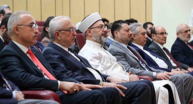 Diyanet İşleri Başkanı Erbaş: "Kur'an-ı Kerim'i anlamak, yaşamak, hayatımızı Kur'an-ı Kerîm'e göre tanzim etmek; nihai hedef budur"