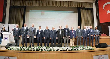 Erciyes Üniversitesi'nde 'Uluslararası Yapay Zeka Hukuku ve Hukukta Dijitalleşme Sempozyumu' düzenlendi