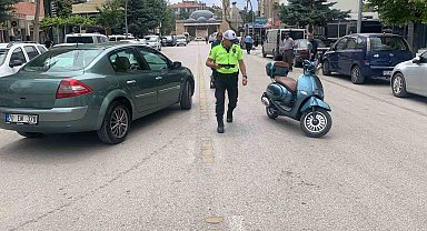 Karaman'da otomobille çarpışan motosikletli yaralandı