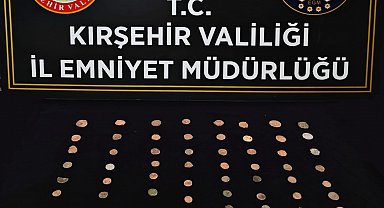 Kırşehir'de tarihi eser kaçakçılarına operasyon: 151 parça tarihi eser ele geçirildi