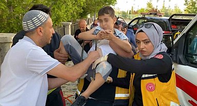 13 yaşındaki çocuk, koluna saplanan demirle hastaneye kaldırıldı