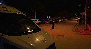 17 yaşındaki genç, tanımadığı şahıslar tarafından bıçaklandı