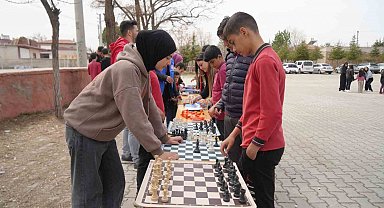 'Dijitalden Uzaklaş' sloganı ile çocuklar geleneksel oyunlarla eğlendi