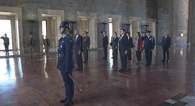 ABD'nin yeni Ankara Büyükelçisi Barrack, Anıtkabir'i ziyaret etti