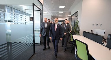 Bakan Kacır: "Türkiye'nin savunma sanayiine güç veren girişimlerimizin Ar-Ge ve üretim faaliyetlerine destek olmaya devam edeceğiz"