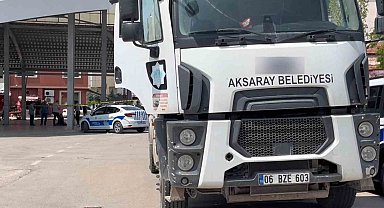 Çöp kamyonunun altında can verdi