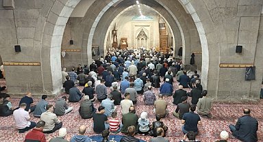 Kayseri'de Bayram Namazı'nda camiler doldu