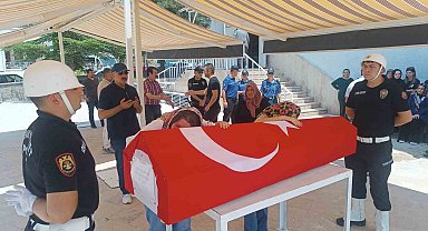 Kurban keserken kalp krizi geçiren polis memuru hayatını kaybetti
