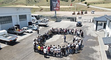 Pursaklar Belediye Başkanı Çetin, belediye personeliyle bayramlaştı