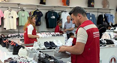 Sincan Belediye Başkanı Ercan çocuklara bayramlık hediye etti