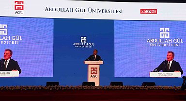 Abdullah Gül: "Dünya hiç görülmediği kadar kural tanımaz, görülmediği kadar uluslararası kuruluşların ve sistemin çöktüğü çok tehlikeli bir dönemden geçiyor"
