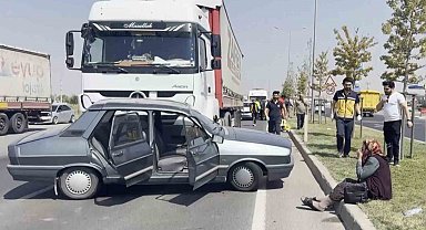 Aksaray'da tır otomobile çarptı: 3 yaralı