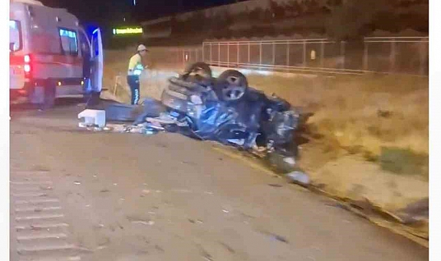 Ankara'da ters yola giren otomobil, karşı yönden gelen otomobile çarptı: 2 ölü