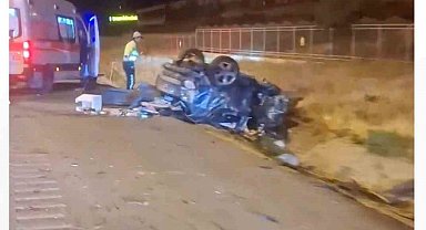 Ankara'da ters yola giren otomobil, karşı yönden gelen otomobile çarptı: 2 ölü