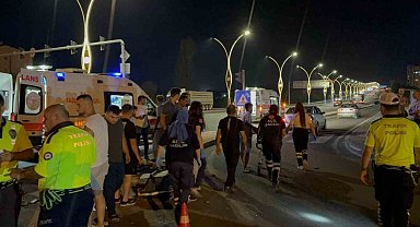 Ankara'da ters yöne giren otomobil, motosiklete böyle çarptı: 2 yaralı