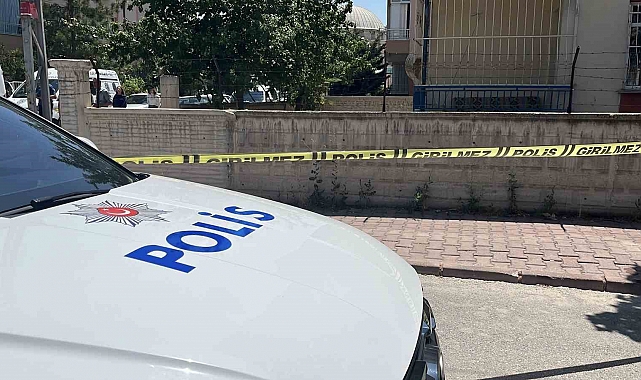 Boşanma aşamasındaki eşini bıçakladı