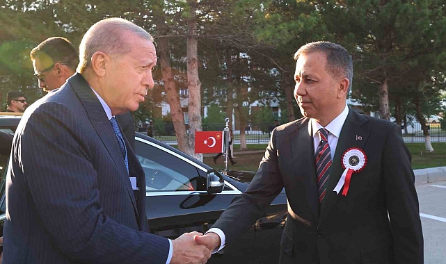 Cumhurbaşkanı Erdoğan: "Hiçbir sabotaj, hiçbir tahrik, hiçbir tuzak, Türkiye'yi girdiği bu tarihi yoldan geri döndüremeyecek"