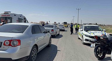 Dur ihtarına uymayan motosikletli polise çarptı