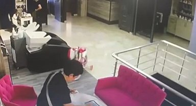Eltisi tarafından içeceğine ilaç karıştırılan kadın ölümden döndü, o anlar kameraya yansıdı