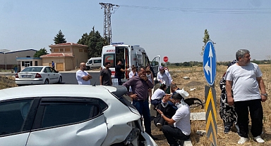 İki Otomobil Çarpıştı: 2’si Çocuk 6 Yaralı