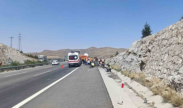 Niğde-Adana Otoyolu'nda trafik kazası: 2'si ağır 6 yaralı