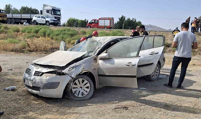Otomobil şarampole devrildi: 3 yaralı