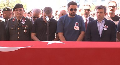 Selçuk Bayraktar, Baykar'ın eski İHA Sistem Koordinatörü Özen'i son yolculuğuna uğurladı