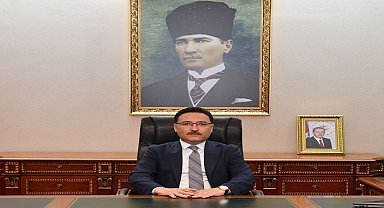 Vali Çiçek: "Devletin temsil makamında oturan bir isme, kıyafet ve görünüm üzerinden yapılan bu itham; toplumda kutuplaşmayı körükler, temsil ettiğimiz iradeye de gölge düşürür"