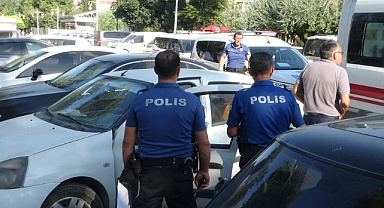 70 yaşındaki adam park halindeki araçta ölü bulundu
