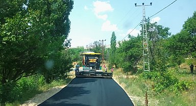 Akkışla'da sıcak asfalt çalışması