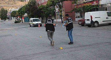 Alkolün sonu kötü bitti, aracına kurşun yağdırdılar