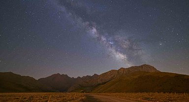 Ay'a fotoğrafı gönderilen Türk astrofotoğrafçı, Aladağlar'ı görüntüledi